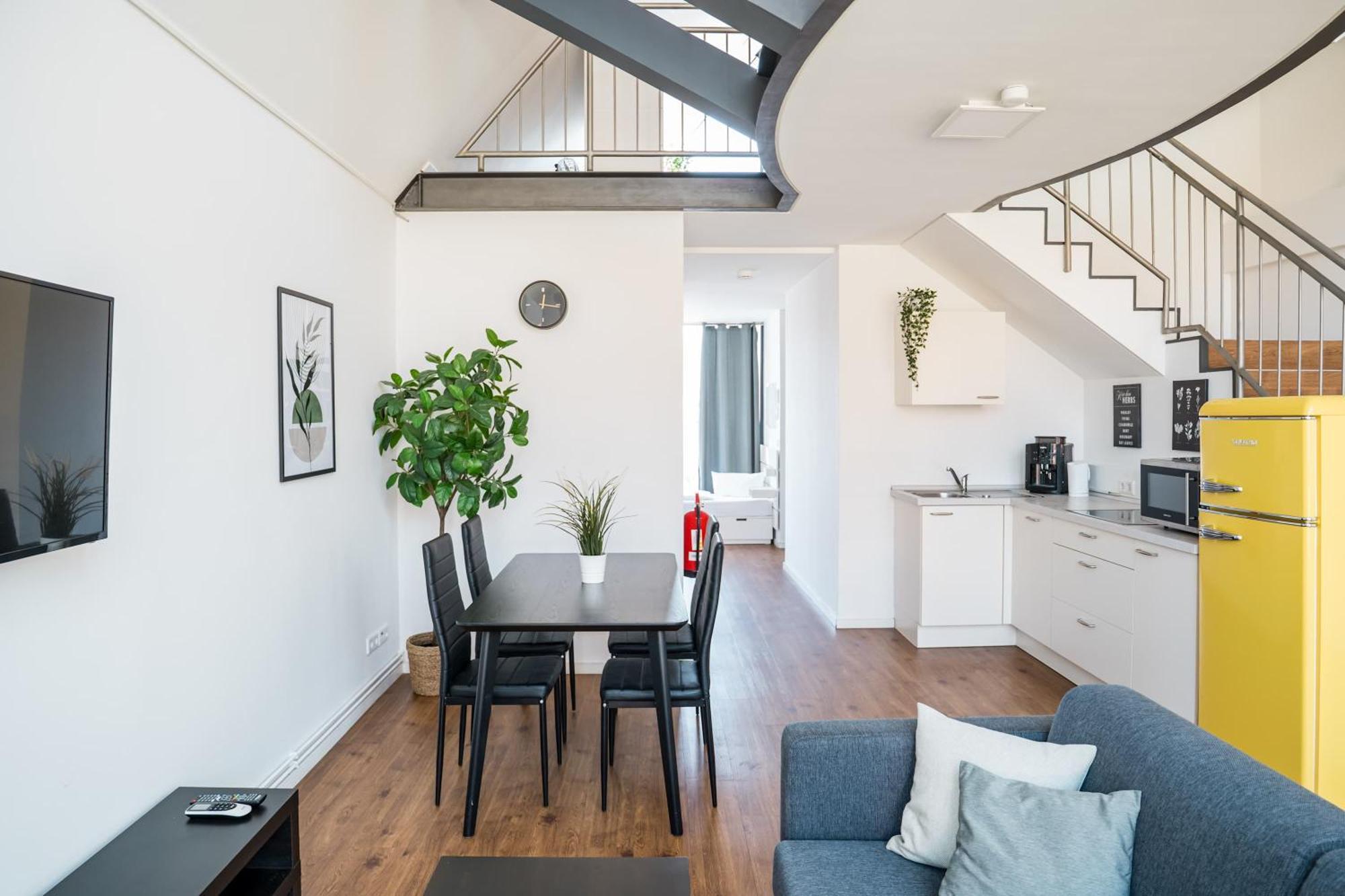 Fantastic Loft With Balcony Appartement Berlijn Buitenkant foto
